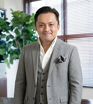 代表取締役社長 築地 隼人